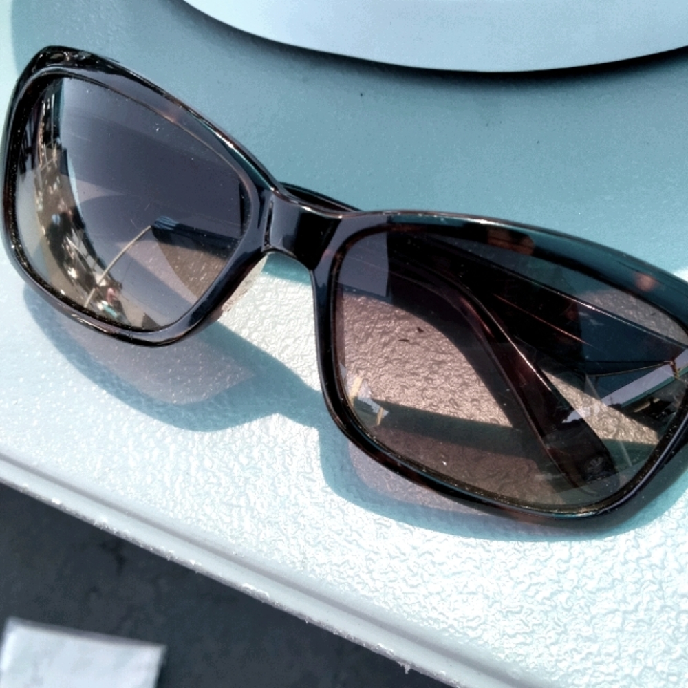 Liz claiborne women's sunglasses